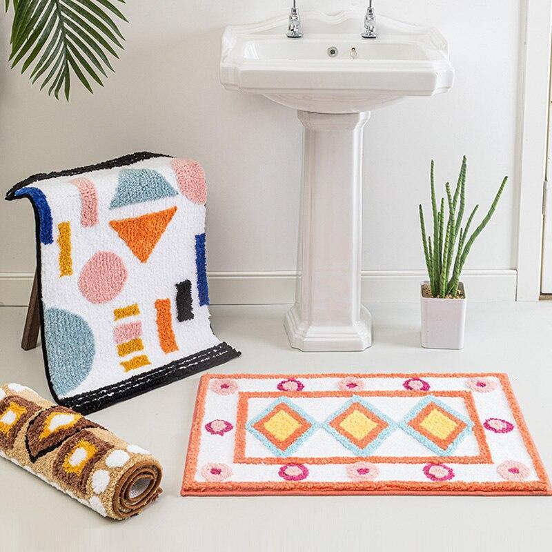 Tapis de bain à la machine à laver : une fausse bonne idée qui coûte cher ?