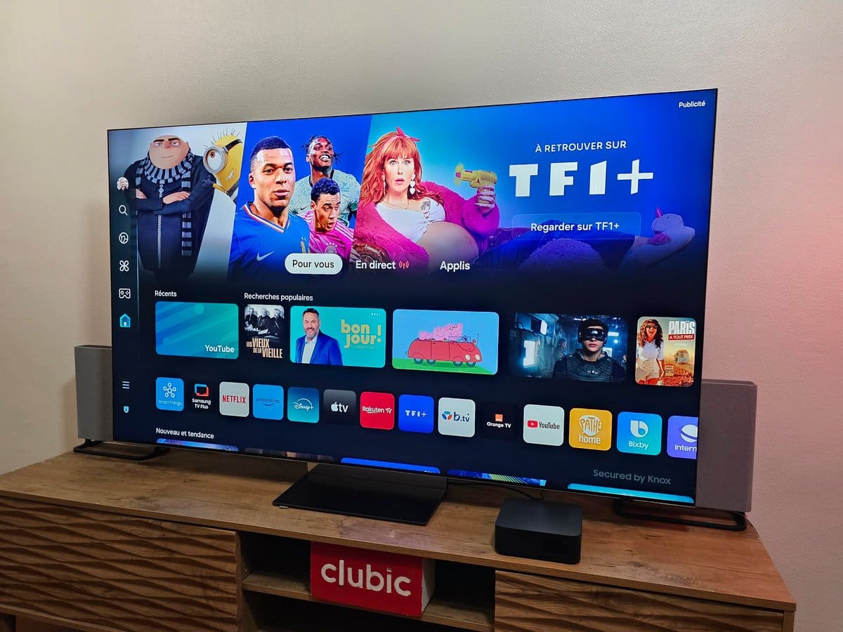Téléviseur moderne ultraplat