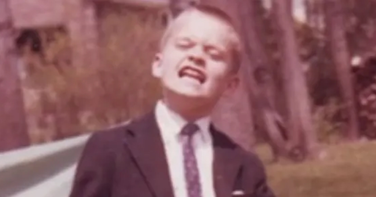De l’ombre à la lumière : comment Kelsey Grammer a fait de son passé douloureux un moteur de renaissance