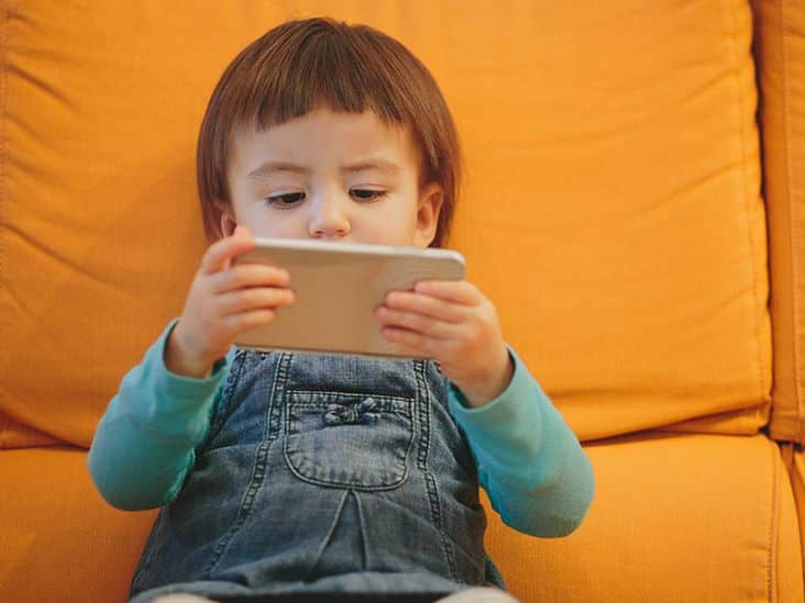 De onvergelijkbare Super Nanny zorgt ervoor dat kinderen zonder conflicten bevrijd worden