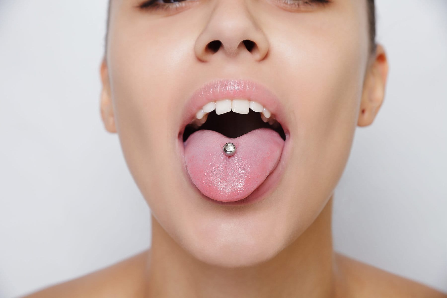 Langue percée : les vérités insoupçonnées derrière ce bijou qui intrigue