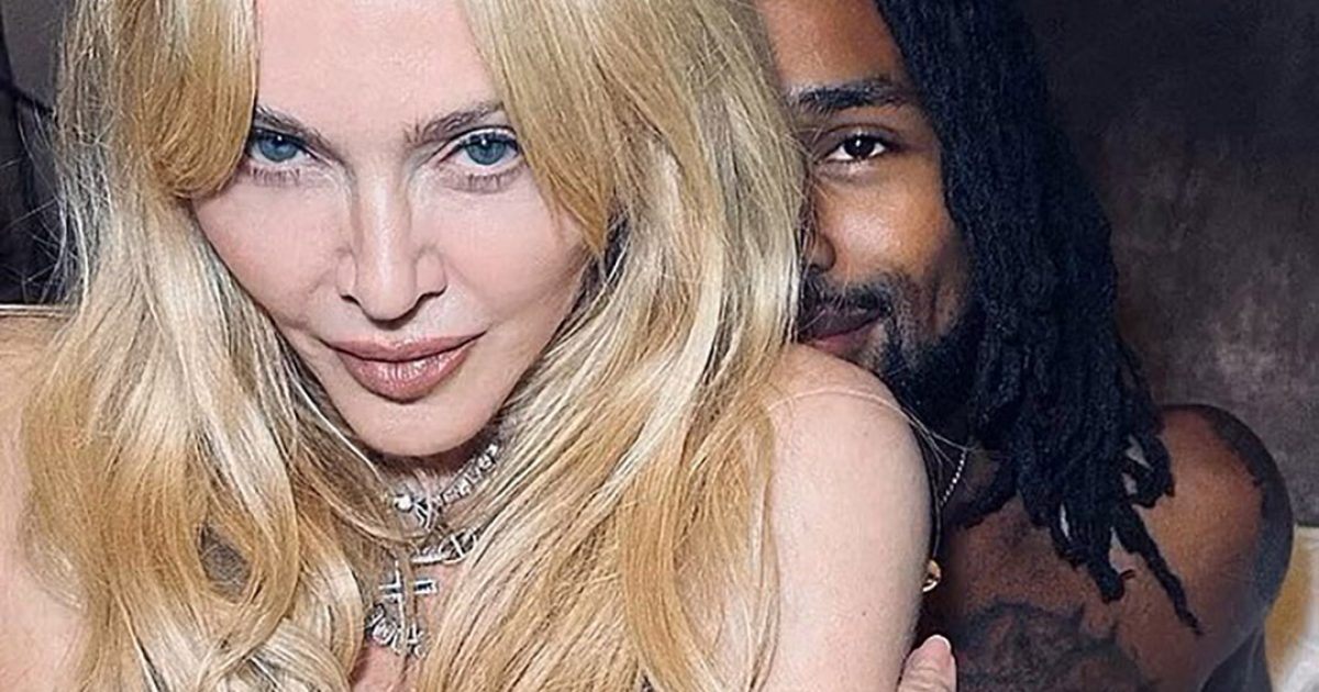 « Un détail suffit à révéler son âge » : à 66 ans, Madonna publie des photos de ses vacances avec son compagnon de 28 ans