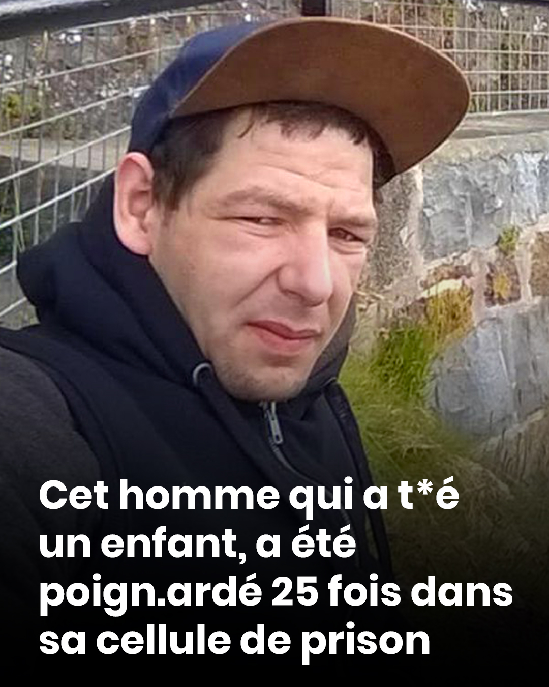 Un homme ayant tué un enfant a été poignardé 25 fois en cinq minutes dans sa cellule, puis mis au lit « comme s’il dormait », a-t-on appris lors de son procès pour meurtre