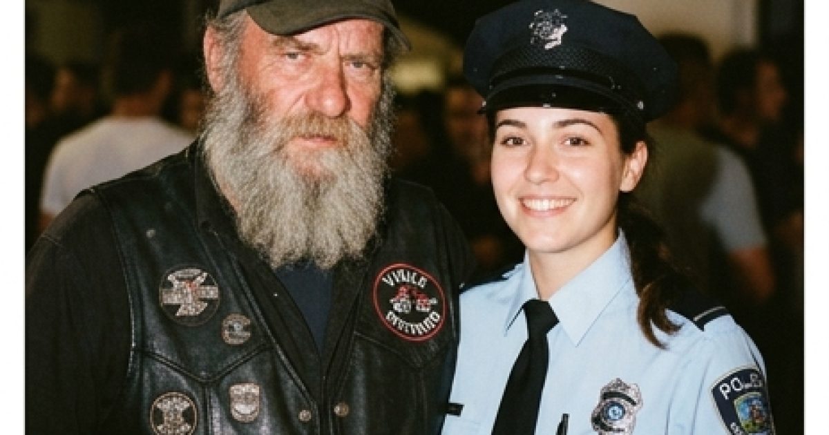 Un motard retrouve sa fille, disparue depuis 31 ans, après avoir été approché par une policière