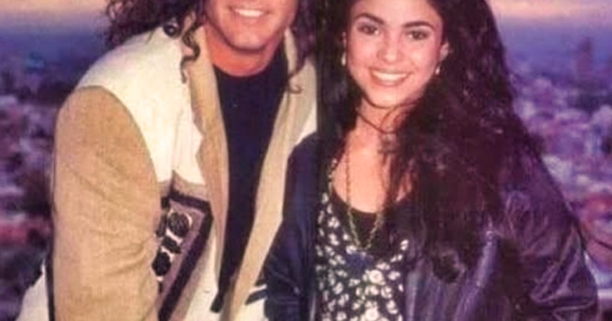 Un rare retour dans les années 90 à ne pas manquer : saurez-vous reconnaître ces deux futures superstars mondiales avant qu’elles ne deviennent des icônes ?