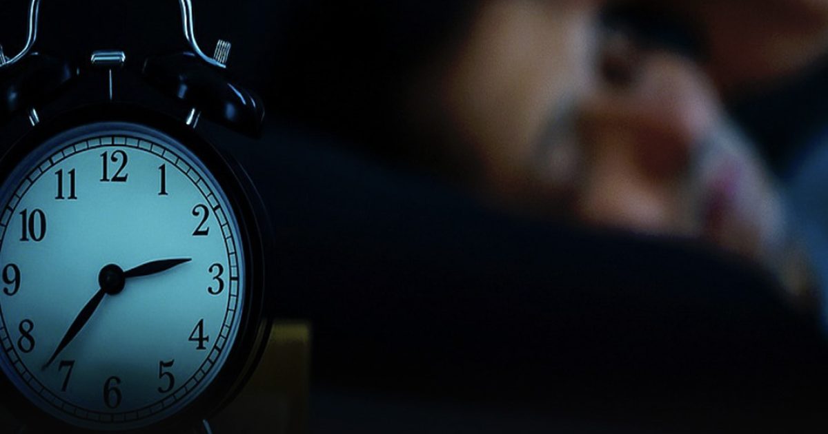 Un réveil fréquent entre 3 h et 5 h du matin ? Voici ce que cela pourrait signifier