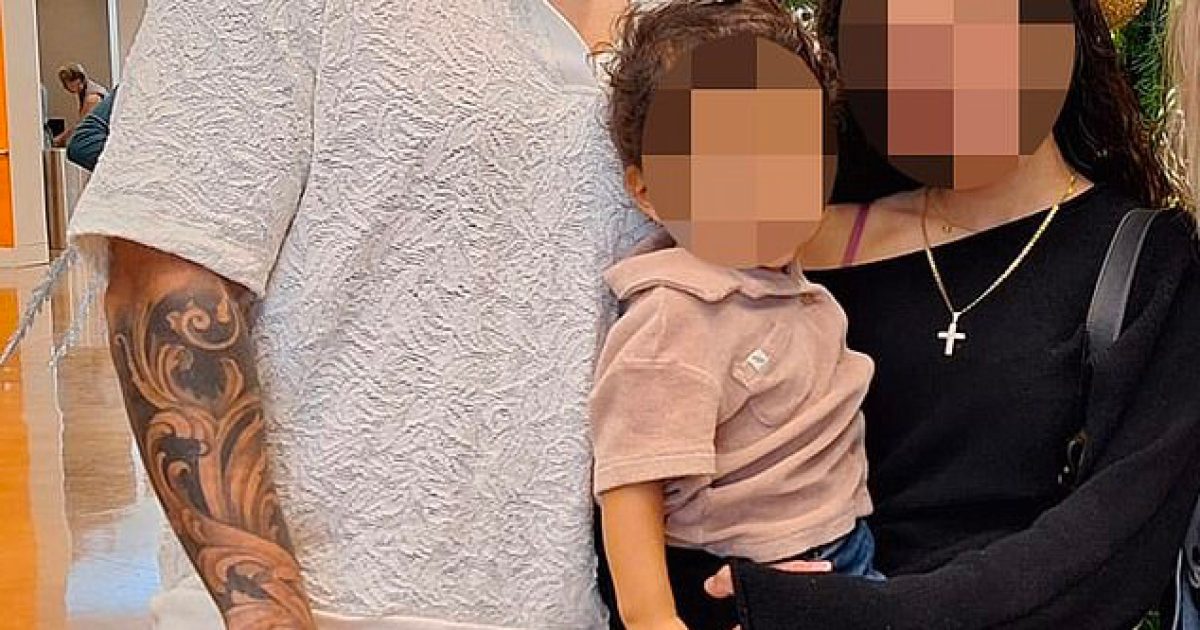 Une femme enceinte a fait une fausse couche après avoir consommé une perfusion présentée comme du « liquide à la passion fruitée » ; son compagnon est désormais mis en examen