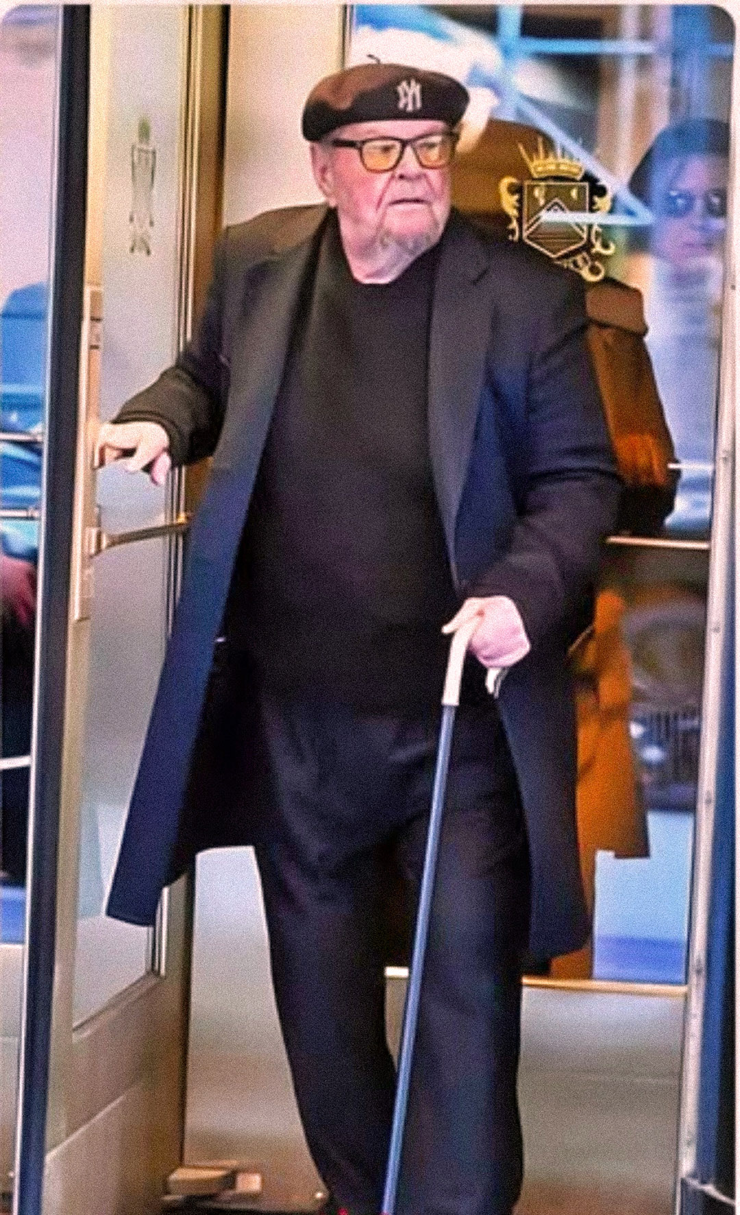 Une icône hollywoodienne fête ses 89 ans : saurez-vous deviner quel acteur légendaire a captivé des générations grâce à ses rôles inoubliables et son charisme intemporel ?