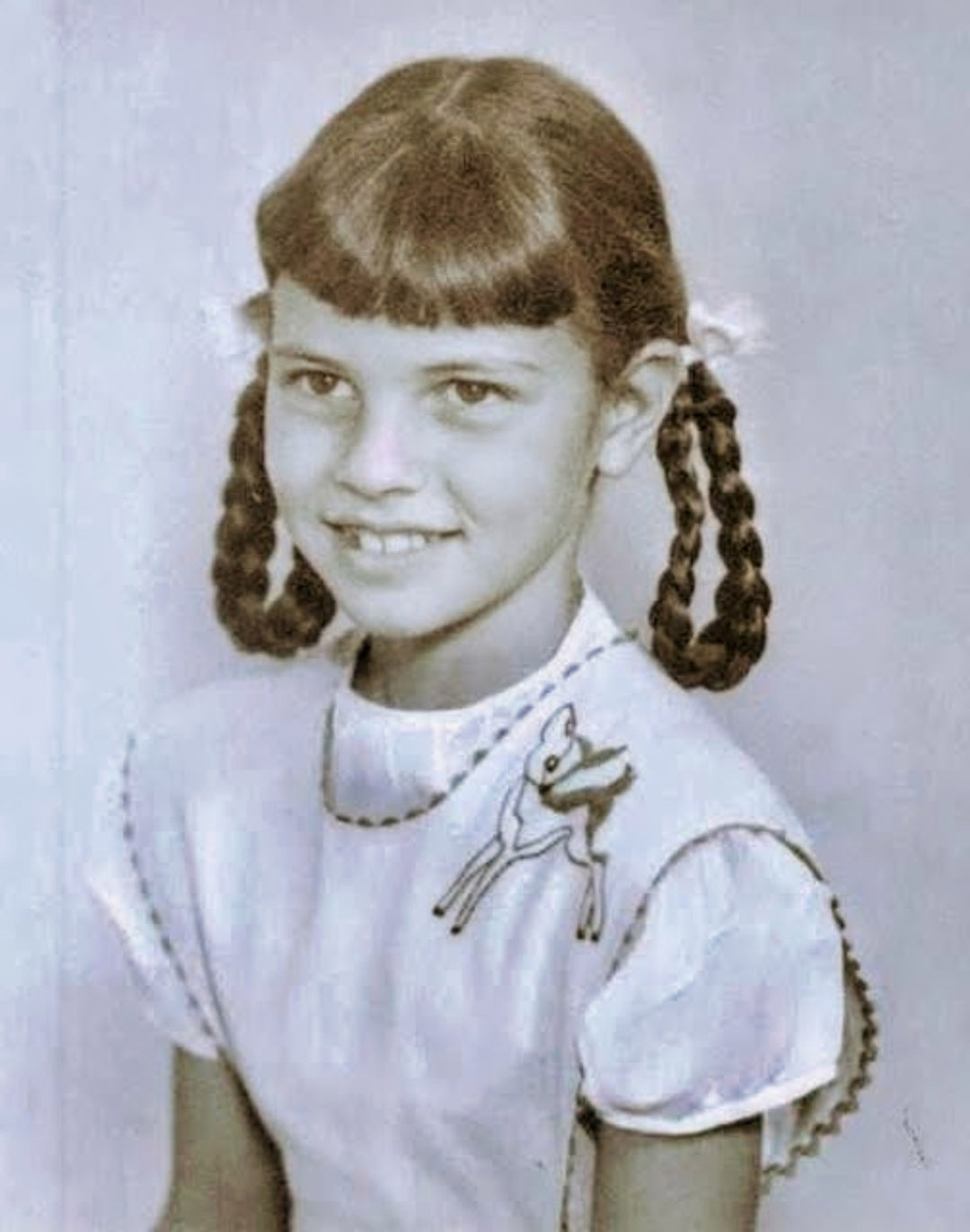 Une jeune fille promise à devenir une icône d’Hollywood : une rare photo d’enfance dévoilée