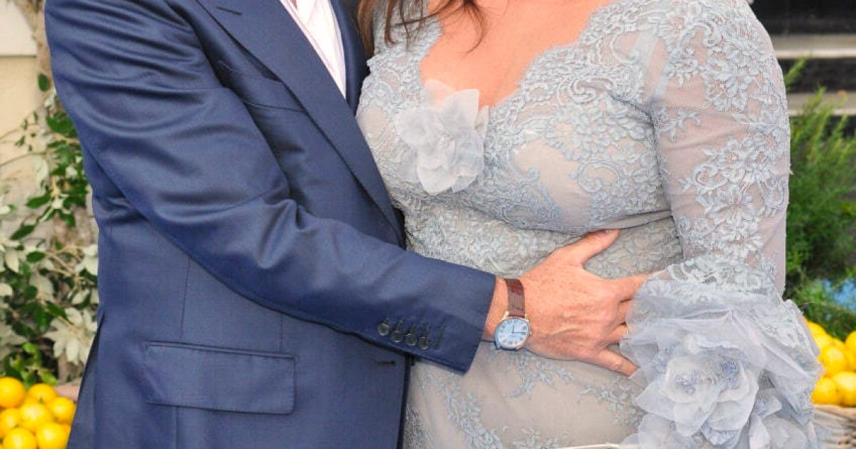 Une véritable James Bond girl : à quoi ressemblait la femme de Pierce Brosnan dans sa jeunesse
