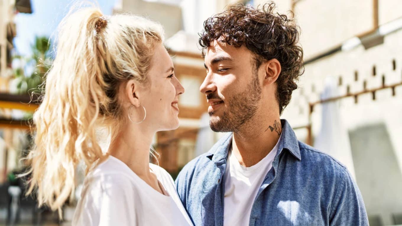 Votre présence le rend-il plus lumineux ? Ces 9 indices qui trahissent un amour profond et sincère
