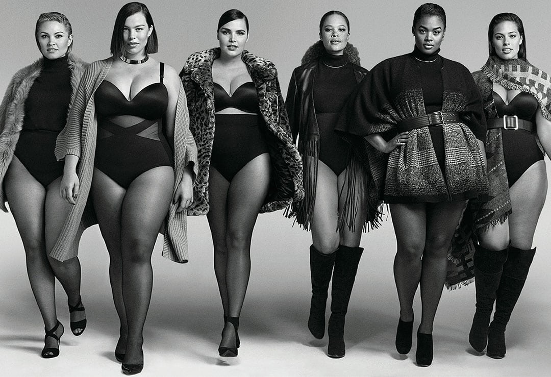 Femure souriante aux formes voluptueuses