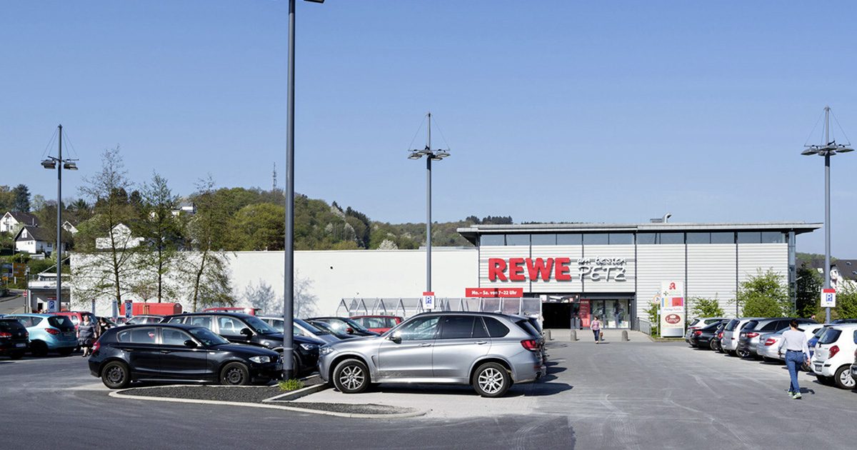 Voir un fil attaché à la poignée d’une portière de voiture : ce que cela pourrait signifier