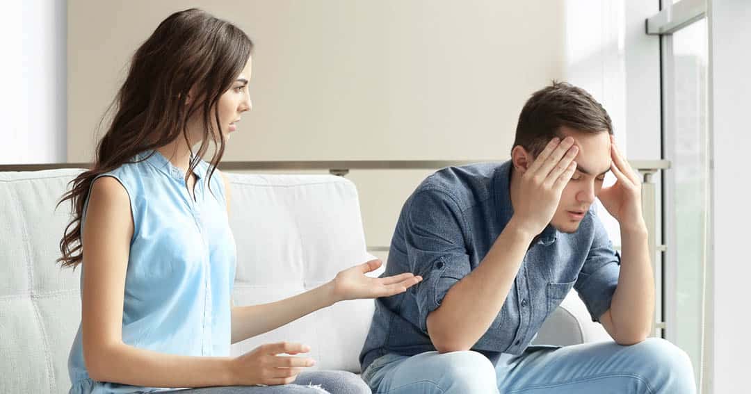 Amour sincère, rupture douloureuse : 8 signes qui poussent une femme à s’en aller